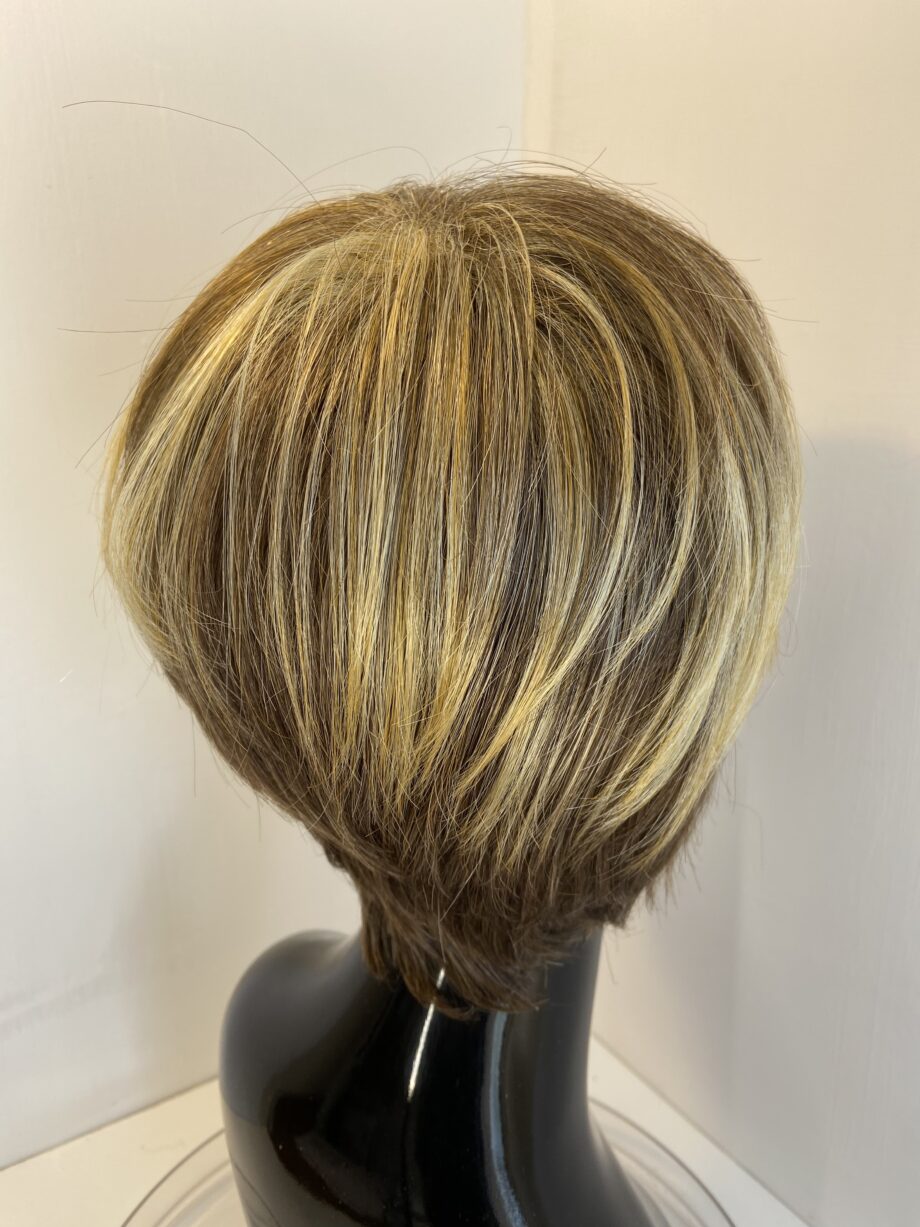 Highlighted brown wig. Blss214