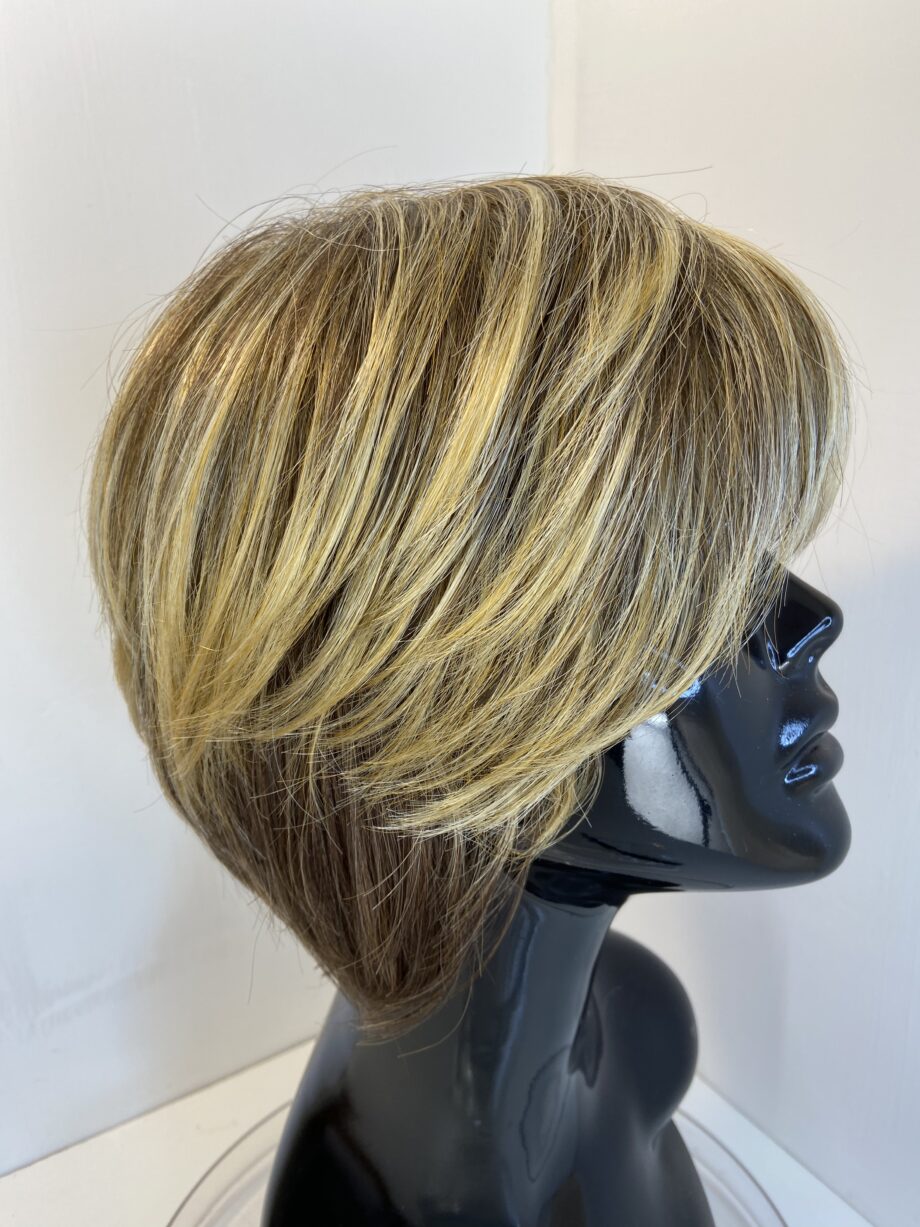 Highlighted brown wig. Blss214