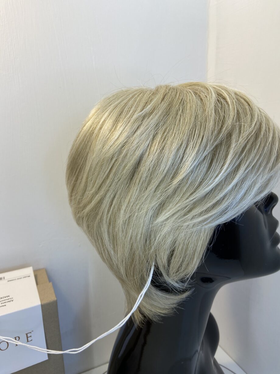 New Amore collection blonde short wig. Bblss387