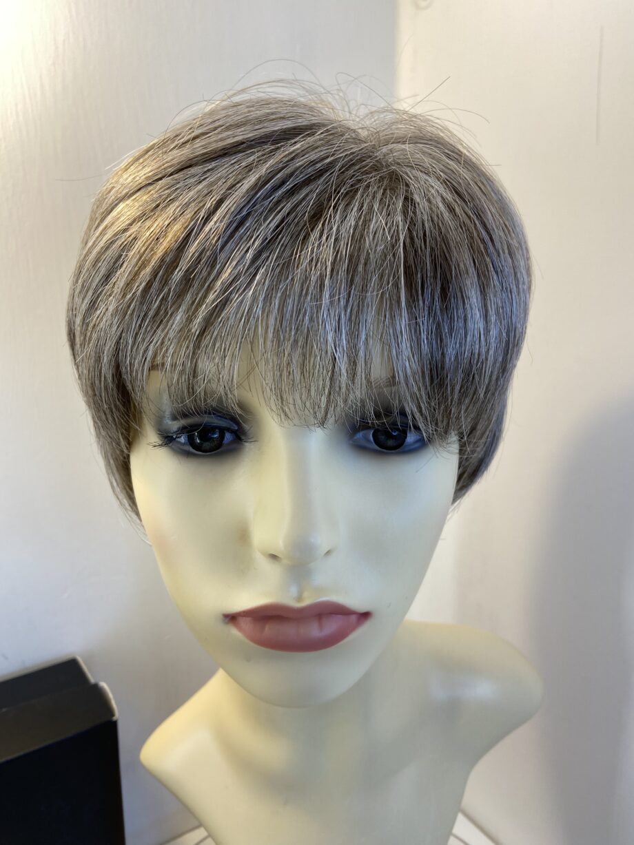 Soft grey/blonde wig. Bblss405