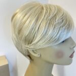 Amore blonde short wig. Bblss388