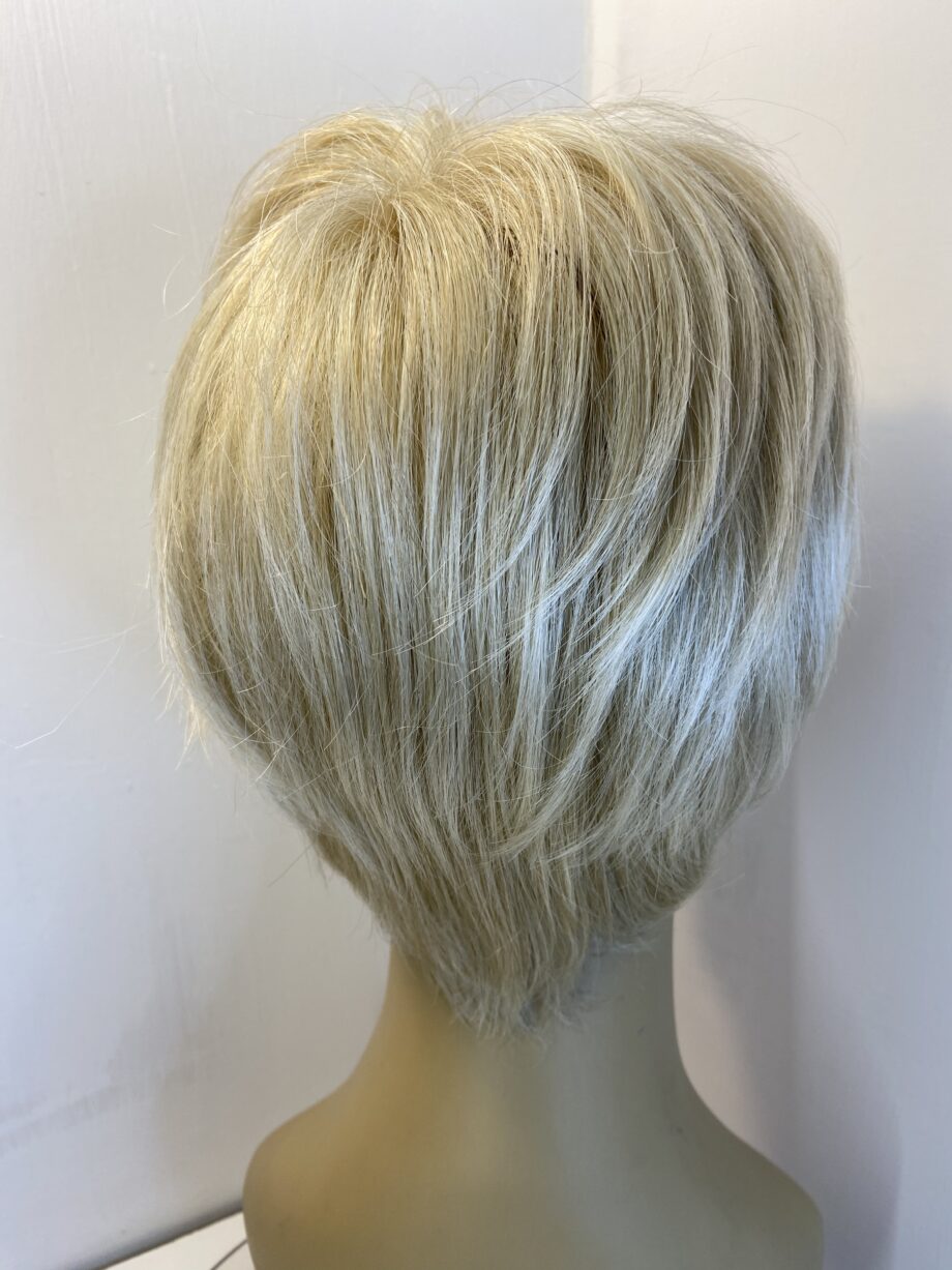 Blonde short Amore design wig. Blss634