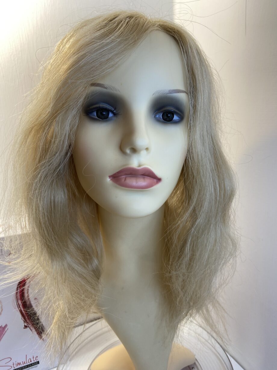 Human hair long blonde boxed wig. Bbllw406