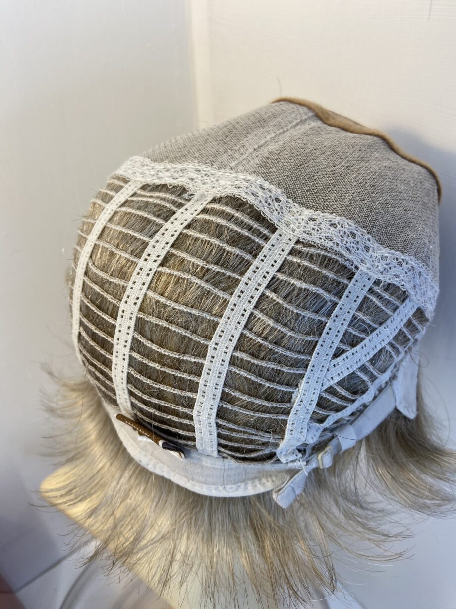 Short grey stylish wig. Rene of Paris. Bgss401