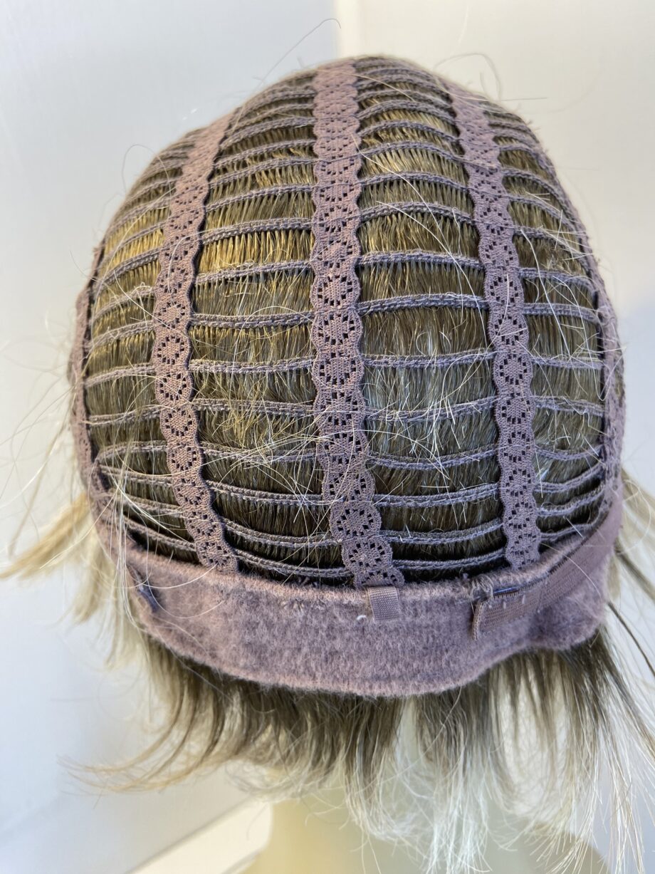 Blonde stylish short wig. Blss903