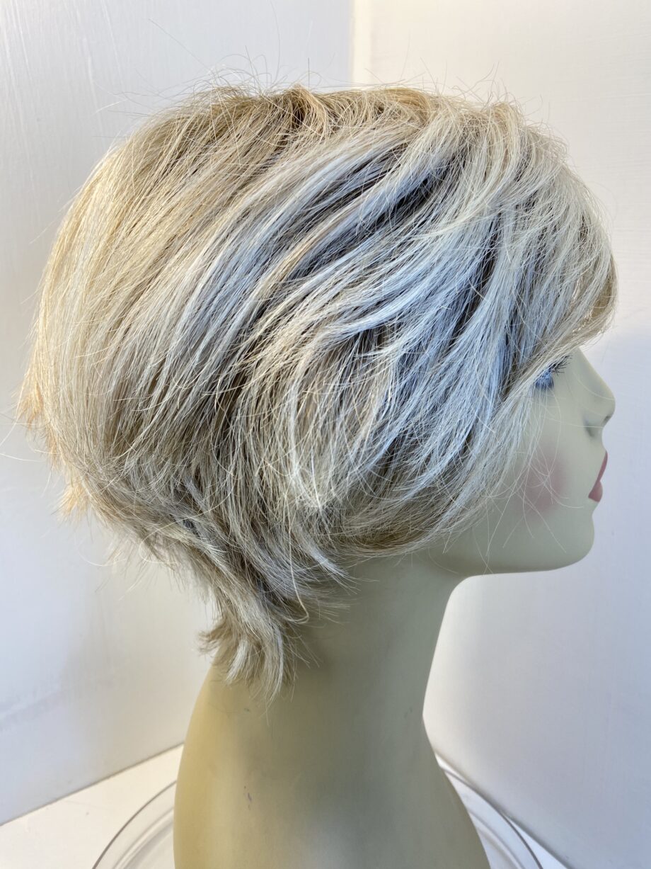 Blonde stylish short wig. Blss903