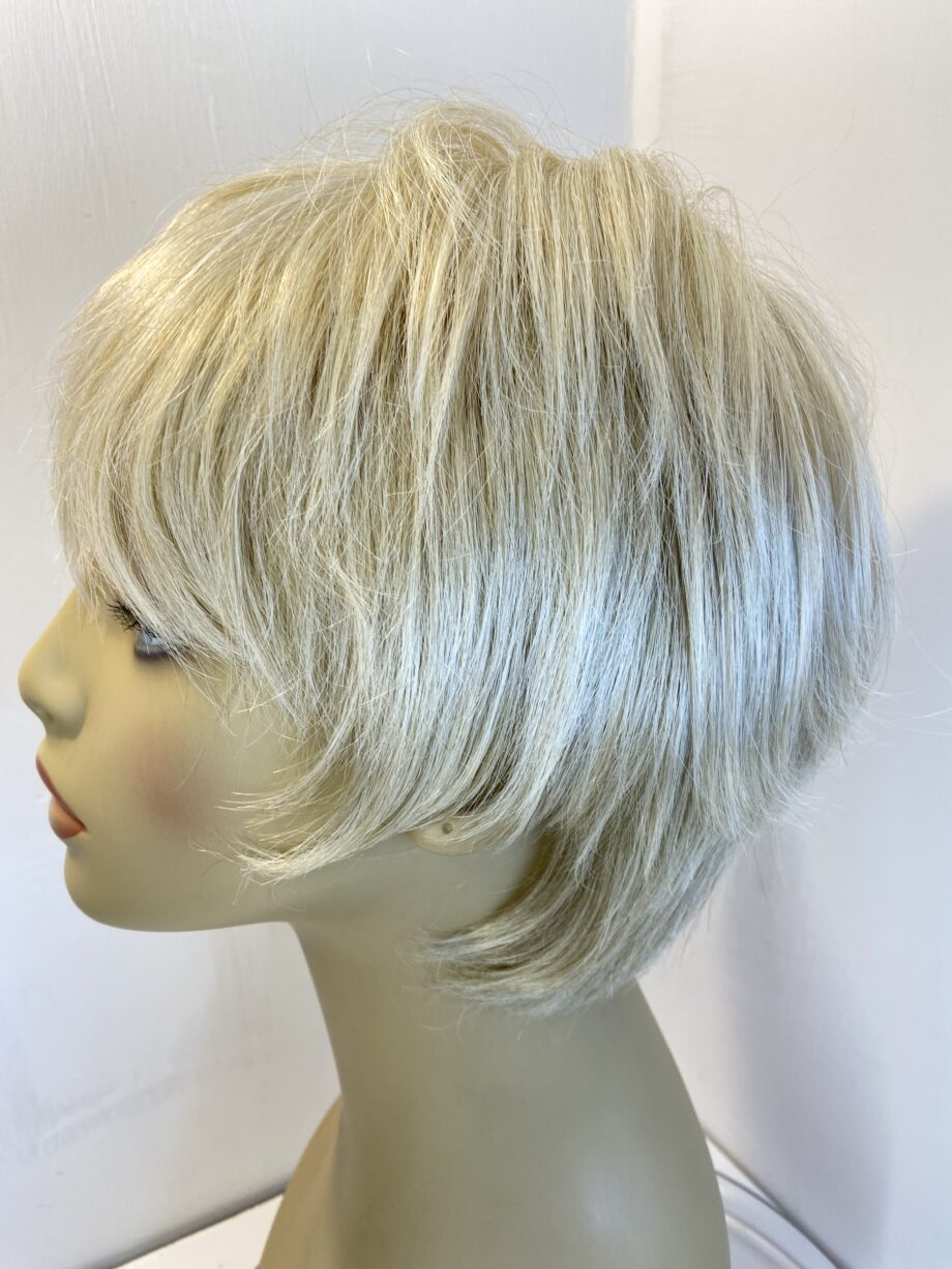 Blonde short Amore design wig. Blss634