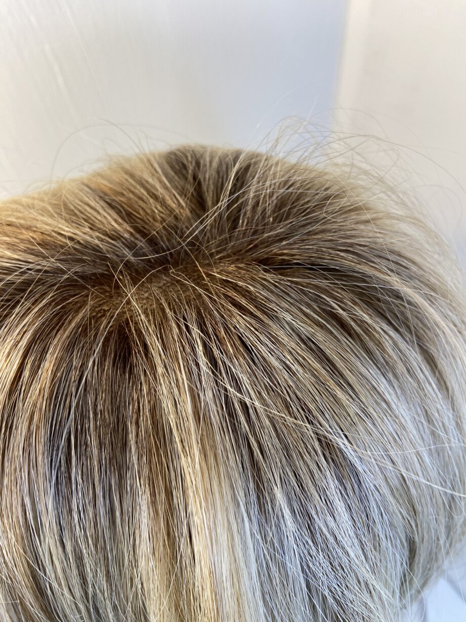 Raquel Welch soft cap blonde wig. Bblls409
