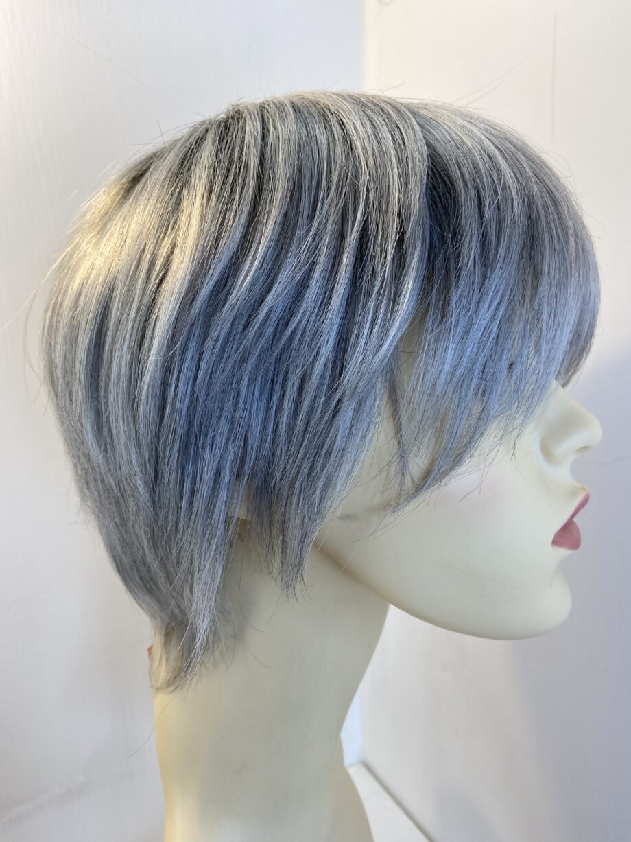 New rooted silver grey wig. Gss733