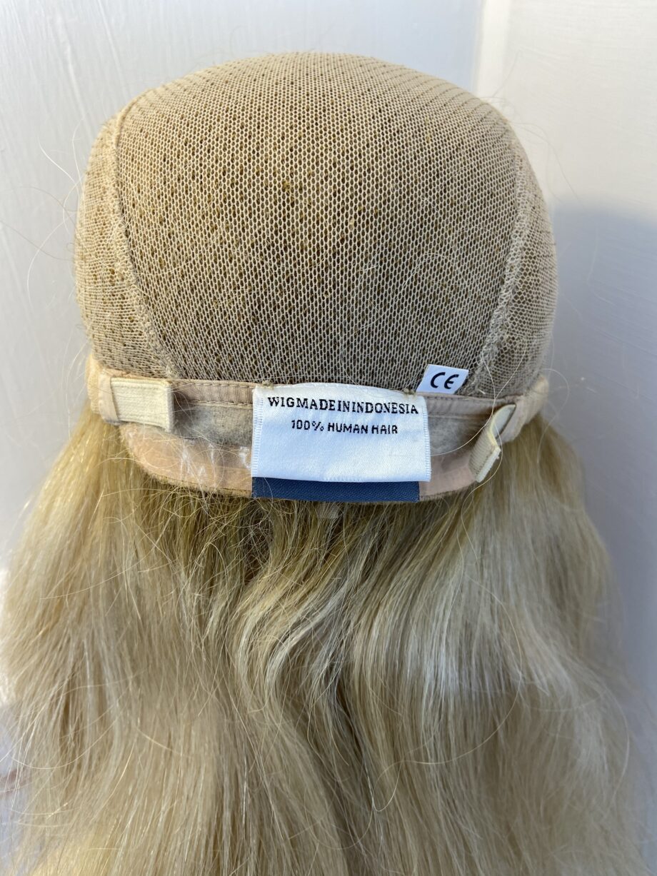 Human hair long blonde boxed wig. Bbllw406