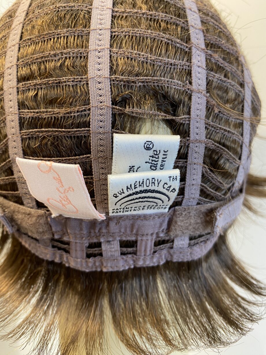 Raquel Welch new glazed hazelnut wig. Bbrss395