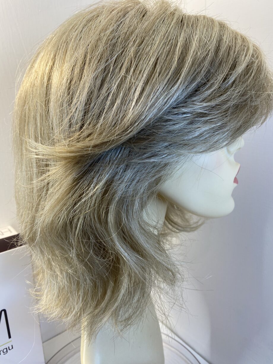 Blonde rooted Henry Margu wig. Bblls412