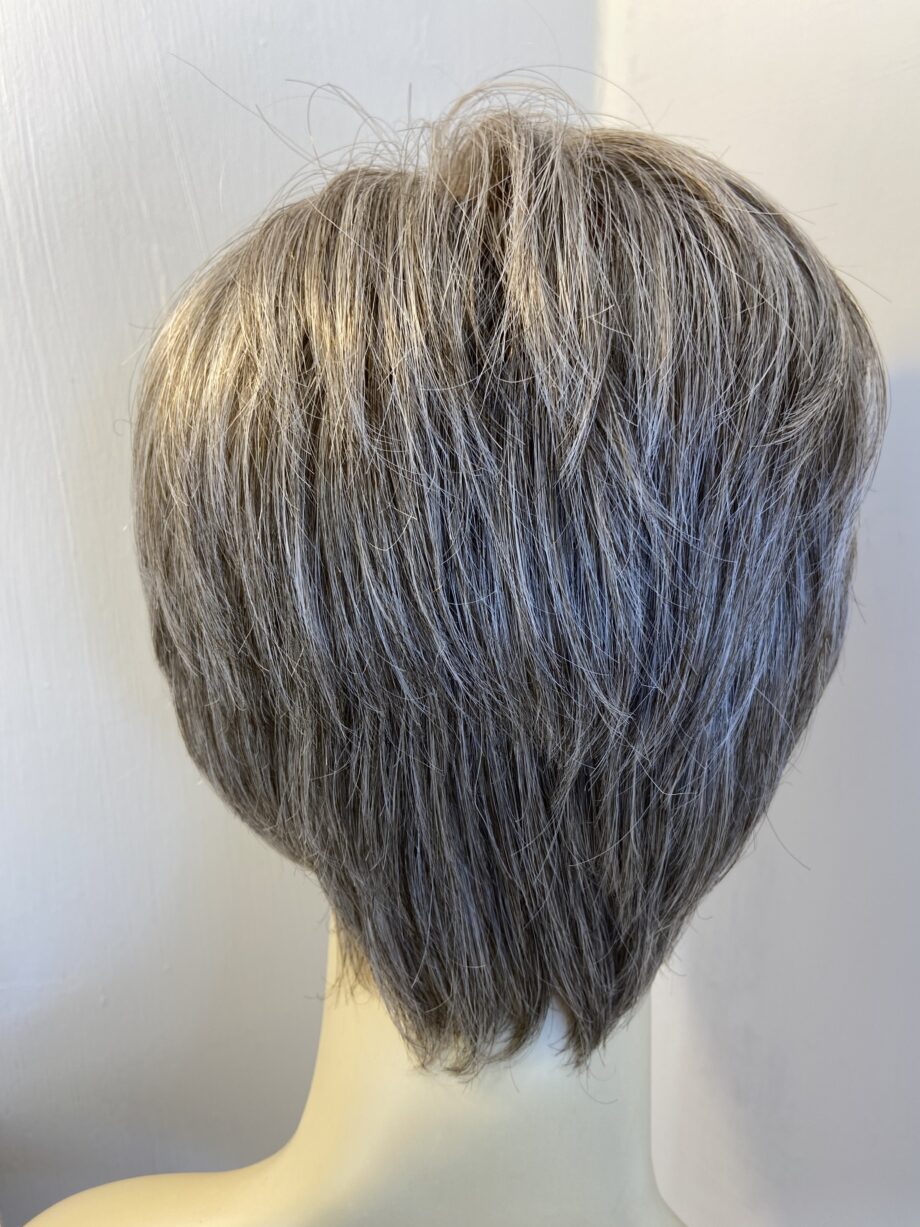 Soft grey/blonde wig. Bblss405