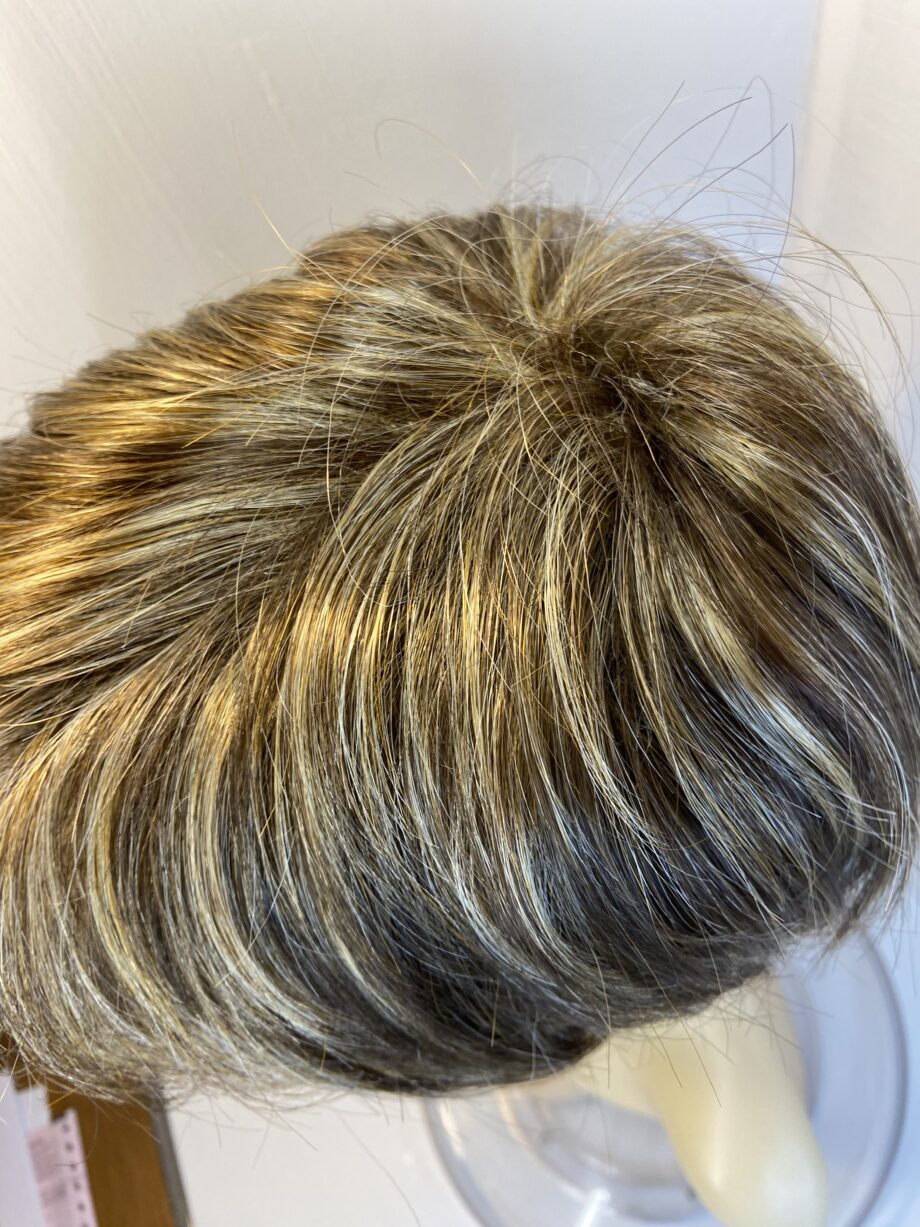 New shiny brown natural image wig. Bblss394