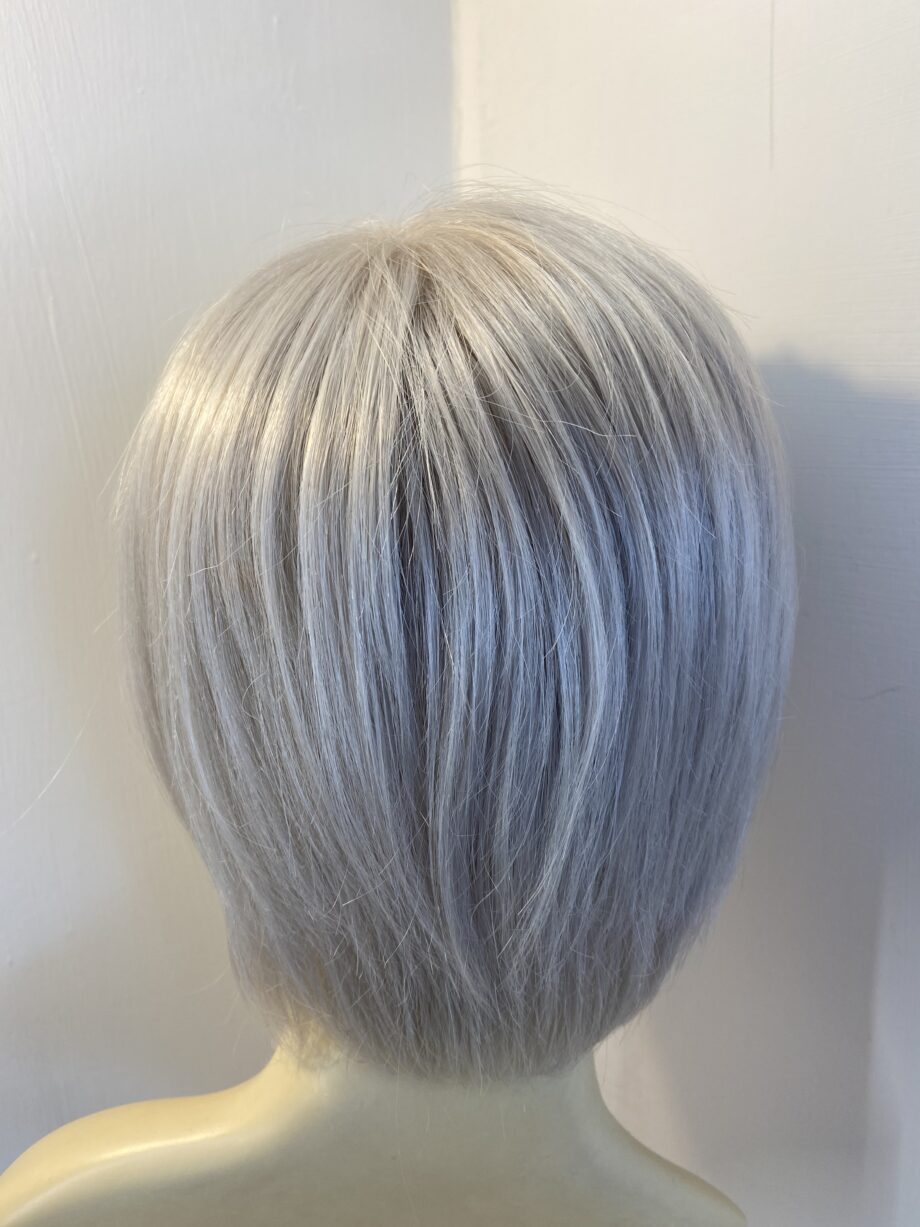 Silver white sentoo collection wig. Gms901