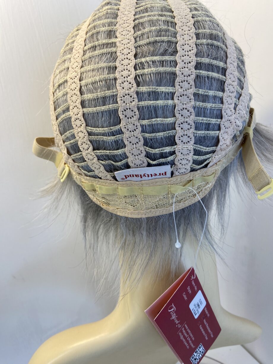 New rooted silver grey wig. Gss733