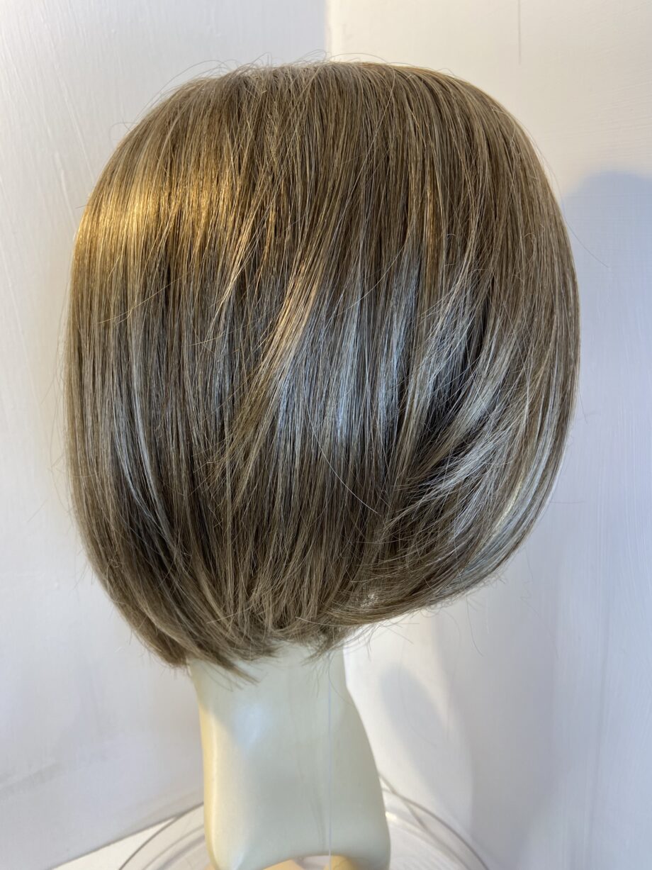 New natural image light brown wig. Brms567