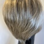 Short blonde wig. Gss569