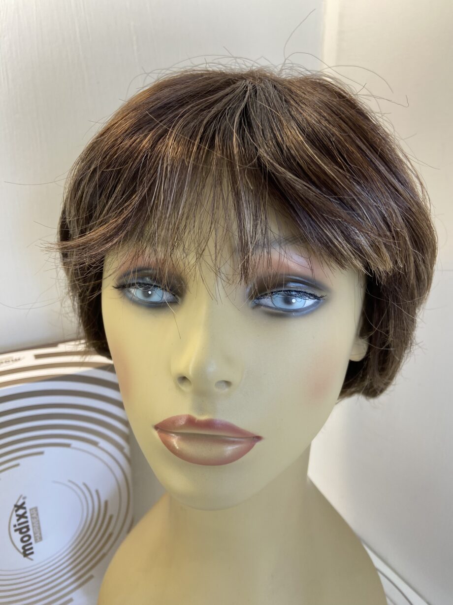 Short Rene of Paris marble brown wig. Bbrss419