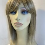 Stunning blonde mid length wig. Blls566
