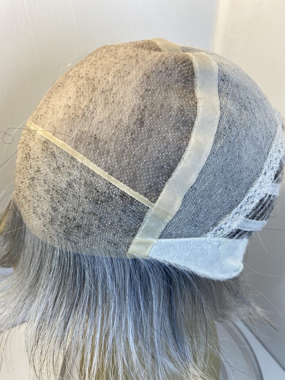 Silver grey short wig. Gss417