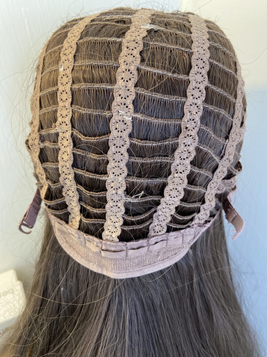 Extra long brown wig. Bbrlw417
