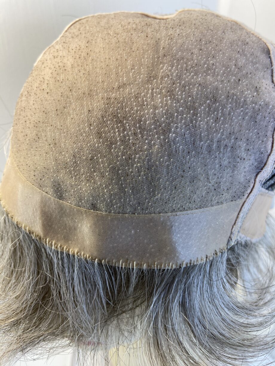 Short grey wig. Gss419