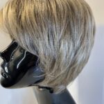 Short blonde wig. Gss569