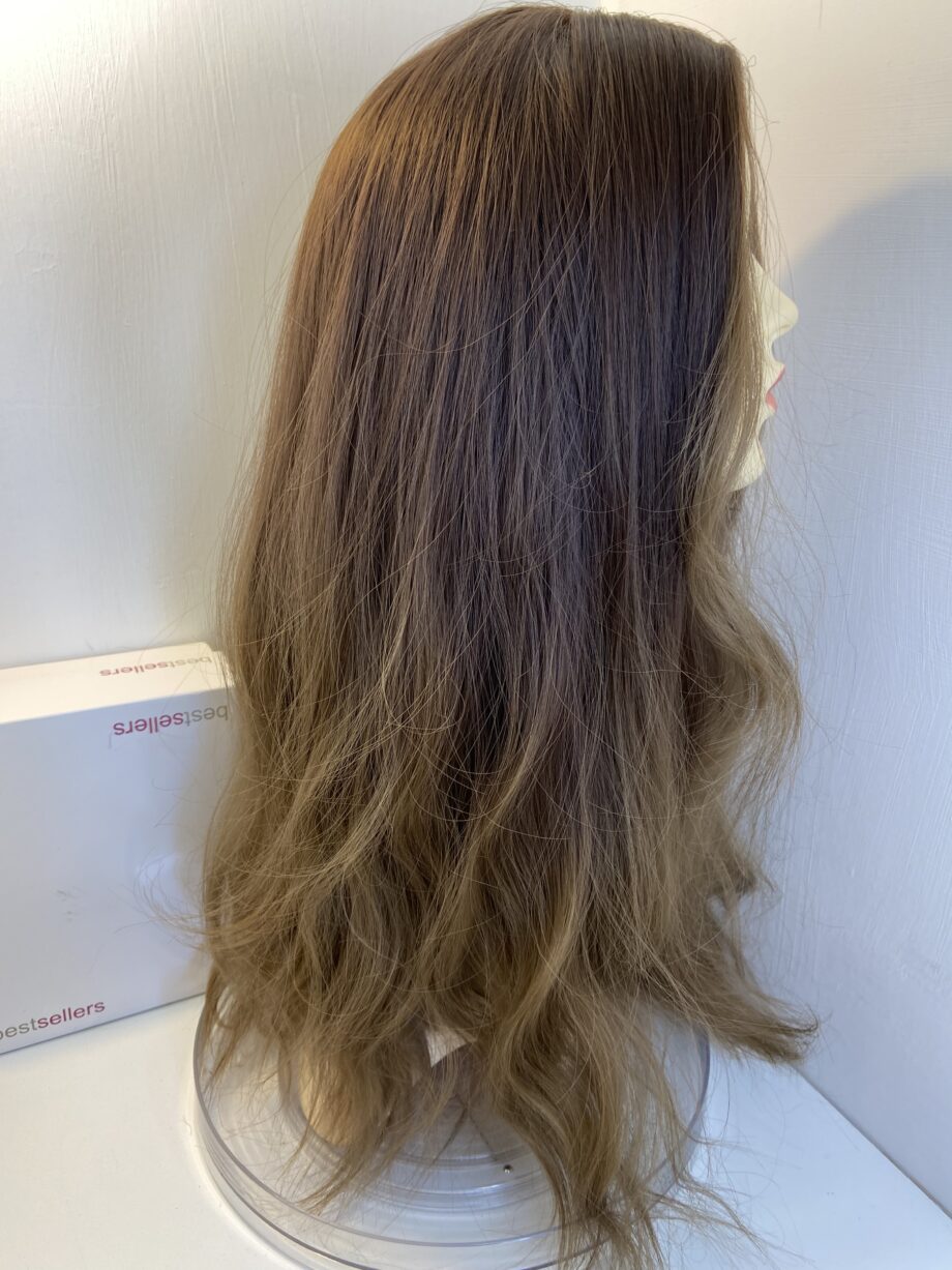 Extra long brown wig. Bbrlw417