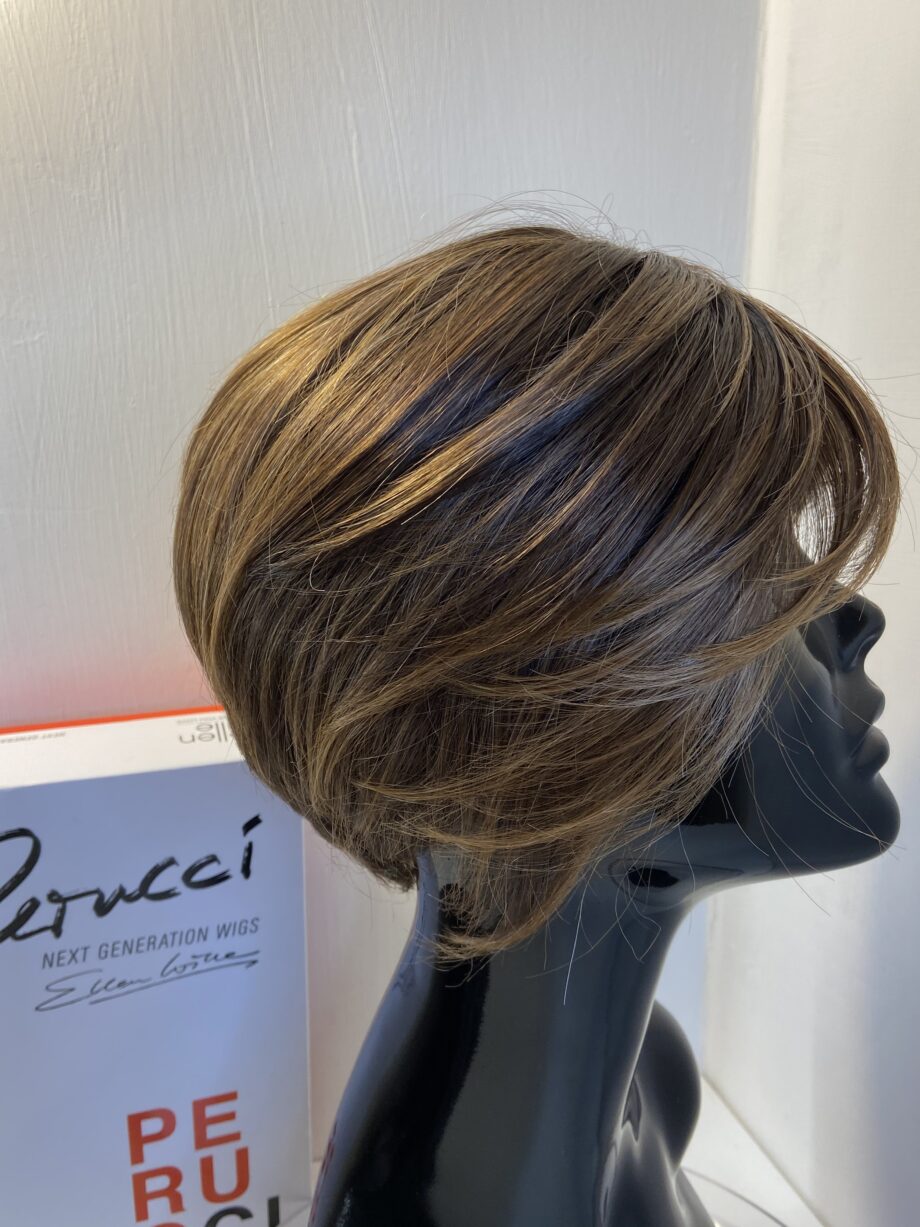Ellie Willie brown short wig. Bbrss418