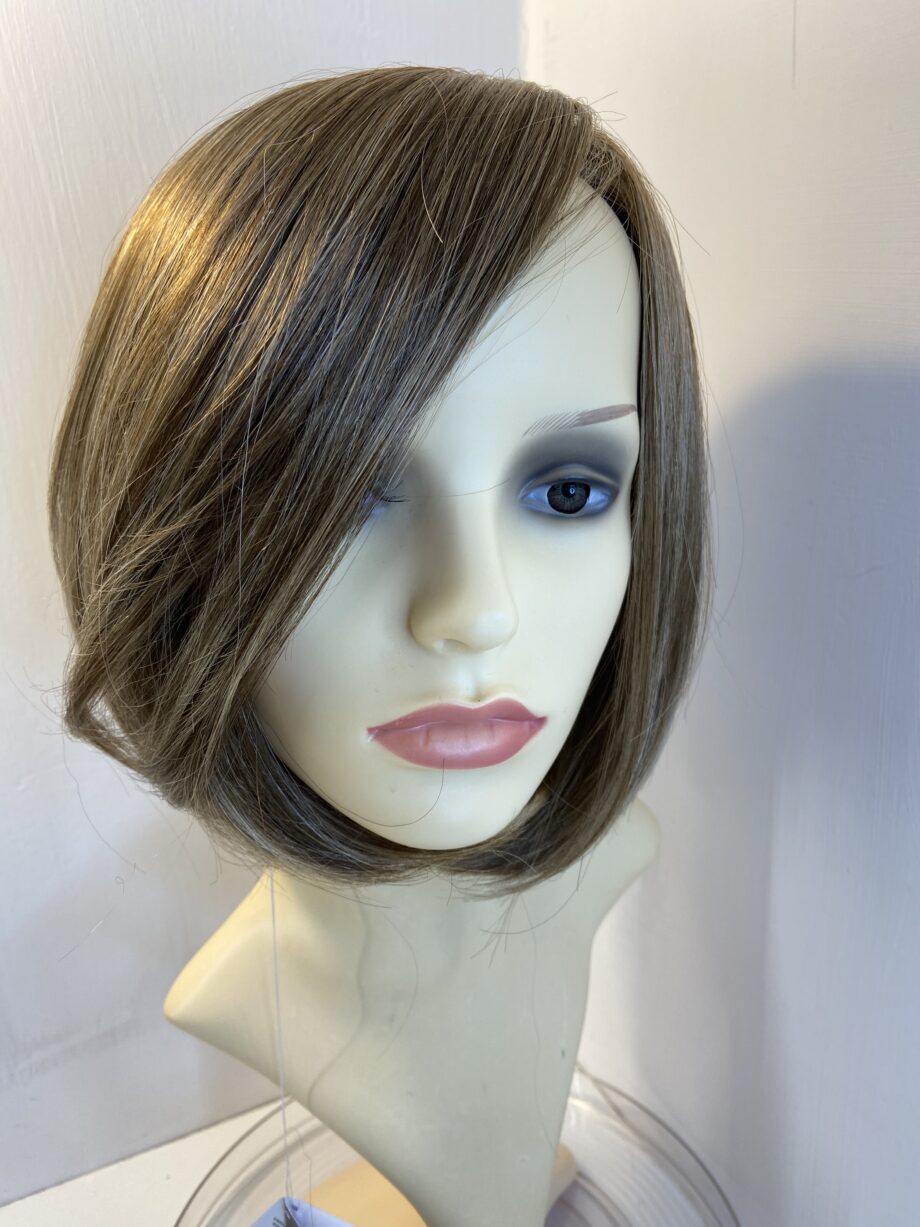 New natural image light brown wig. Brms567