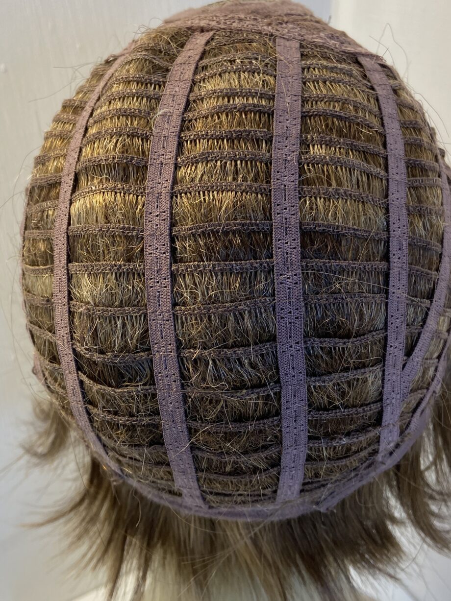 Stunning brown shiny wig. Brms647