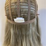 Stunning blonde mid length wig. Blls566