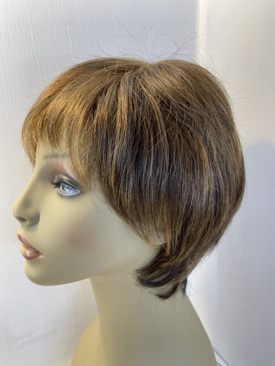 Short ginger brown wig. Brss813