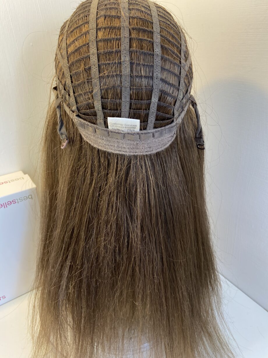 Extra Long chestnut brown wig. Bbrls418