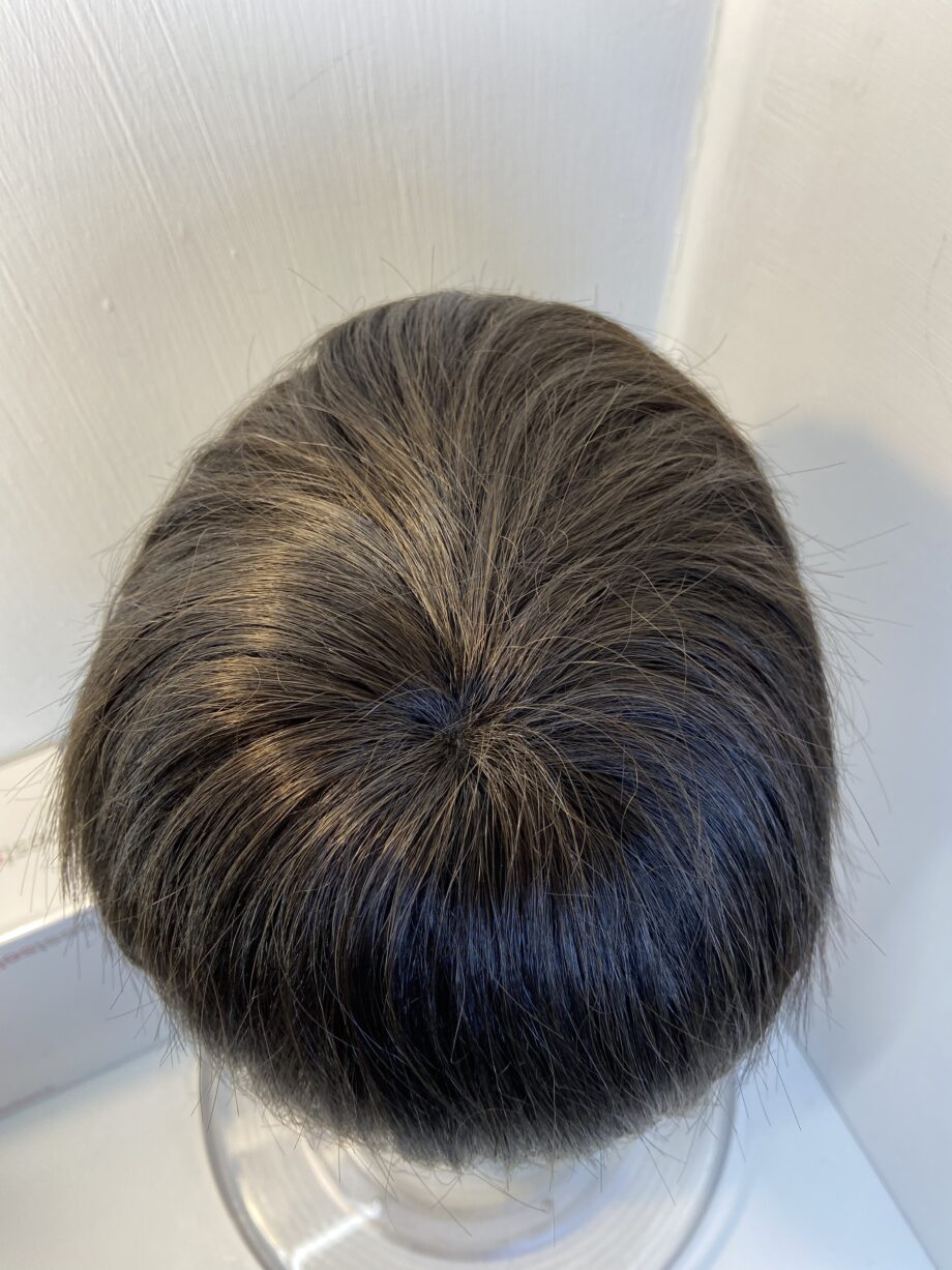 Short dark brown wig. Brss418