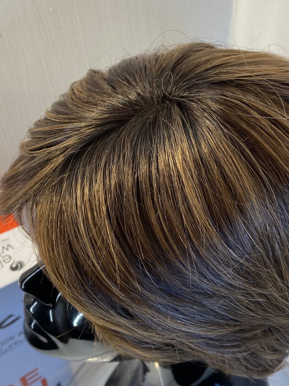 Ellie Willie brown short wig. Bbrss418