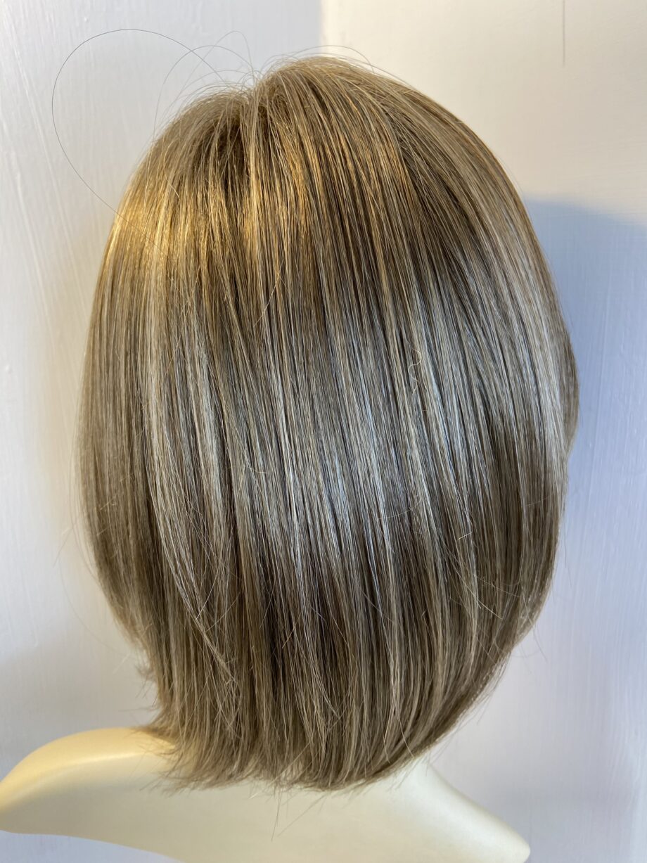 New natural image light brown wig. Brms567