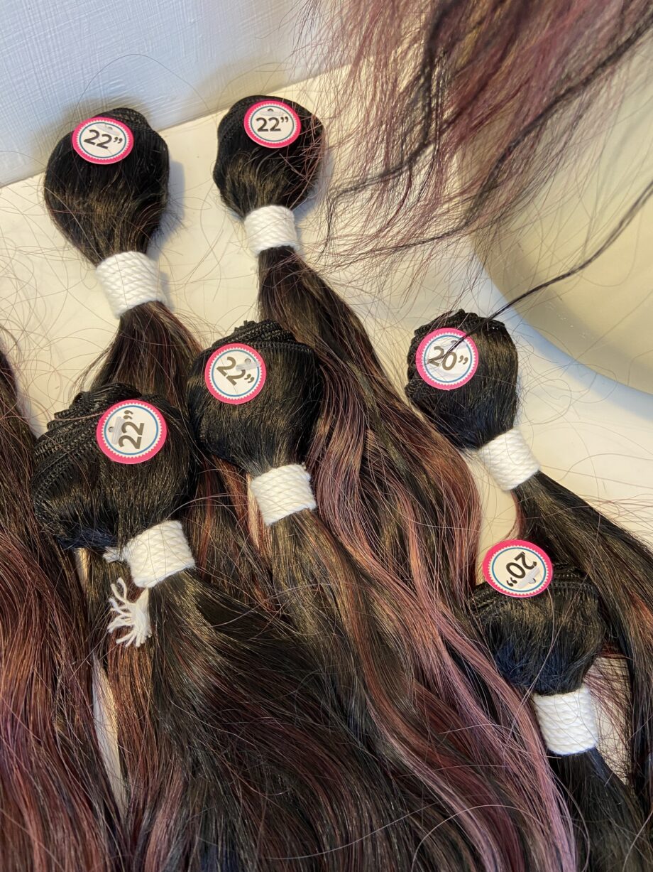 12 extensions 2 hair pieces. Brown / plum. Brlw418