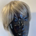 Short blonde wig. Gss569