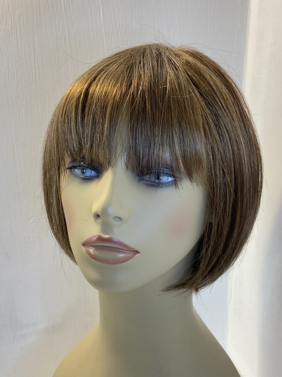 Stunning brown shiny wig. Brms647