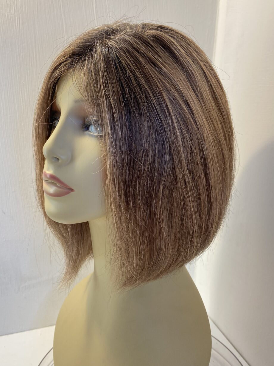 Super soft mid length brown wig. Brms749