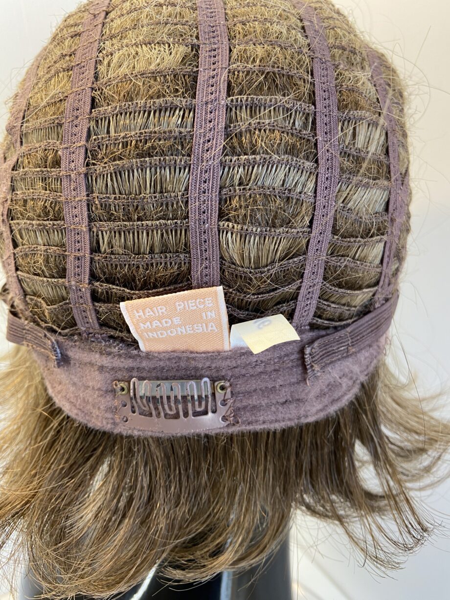 Light brown/ blonde wig. Blms420