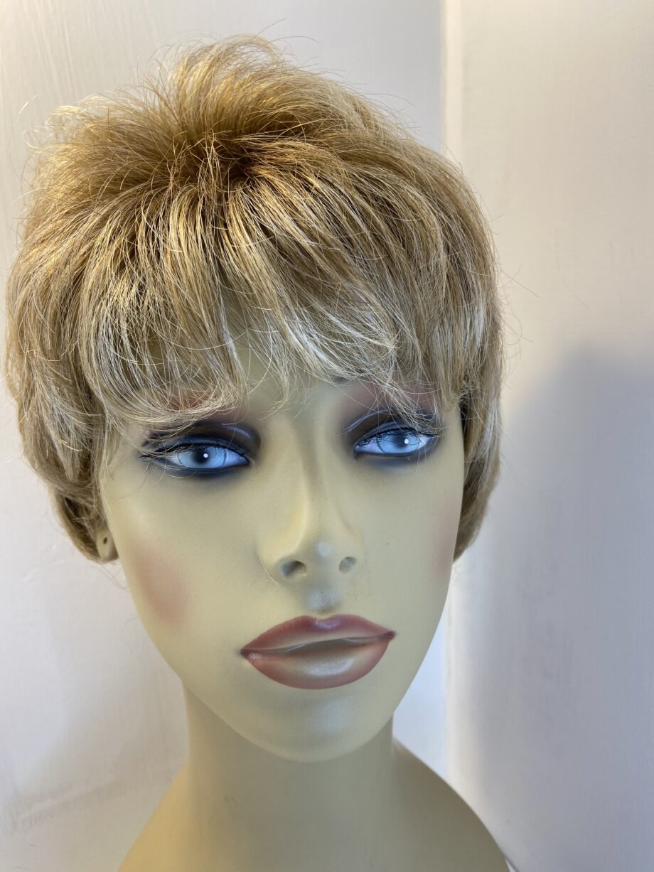Blonde Gisela Mayer wig. Blsw574