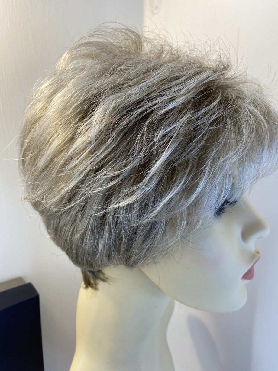 Praline mist blonde boxed natural image wig. Bblsw426