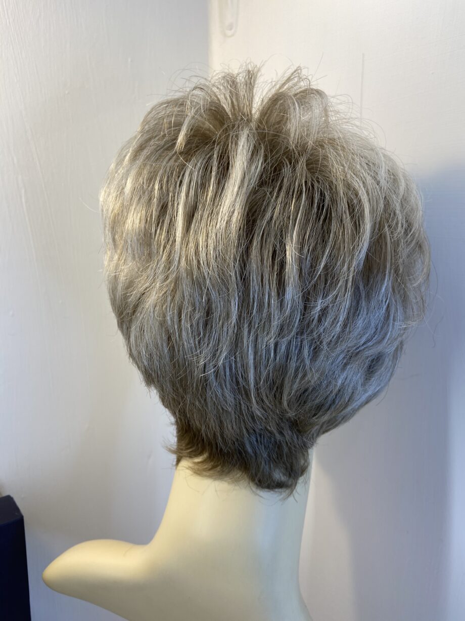 Praline mist blonde boxed natural image wig. Bblsw426