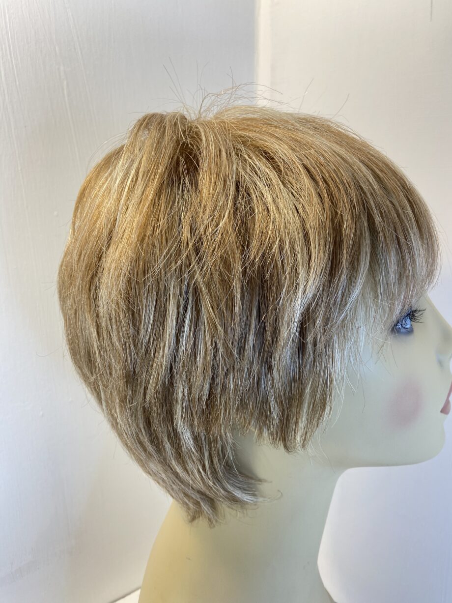 new blonde Rene of Paris wig. Blss576