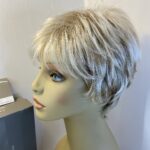 Raquel Welch glazed vanilla wig. Bblss424