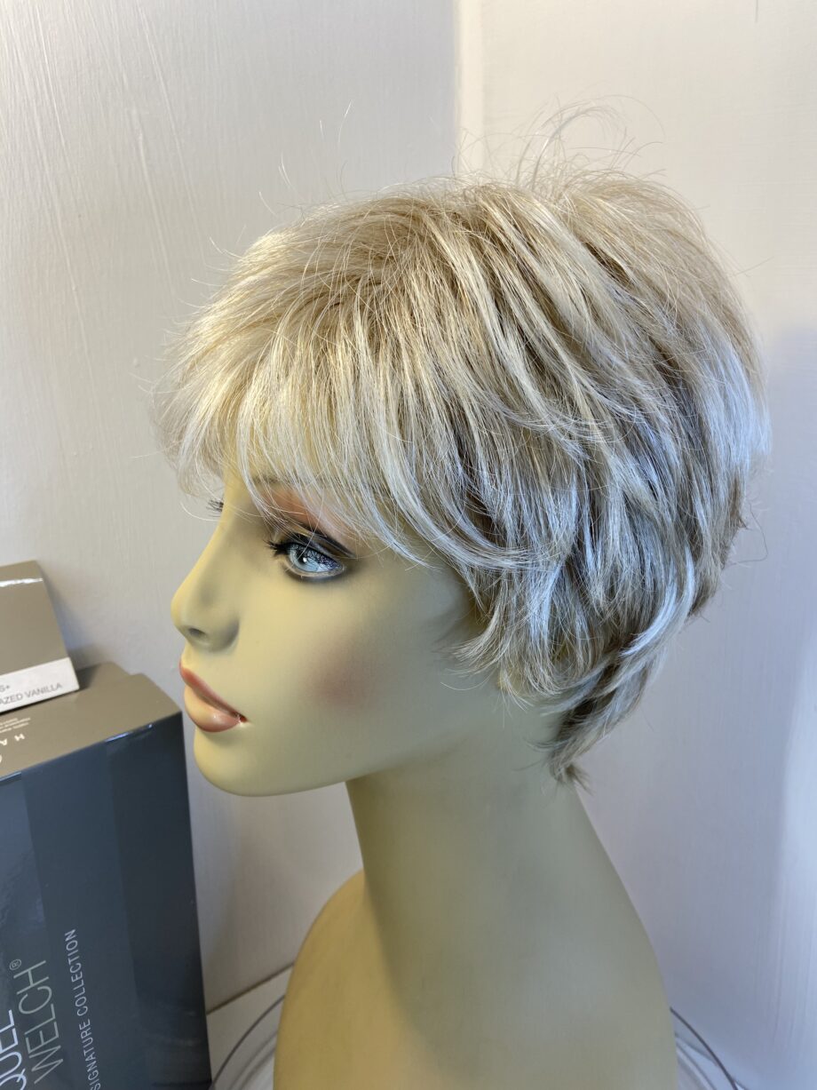 Raquel Welch glazed vanilla wig. Bblss424