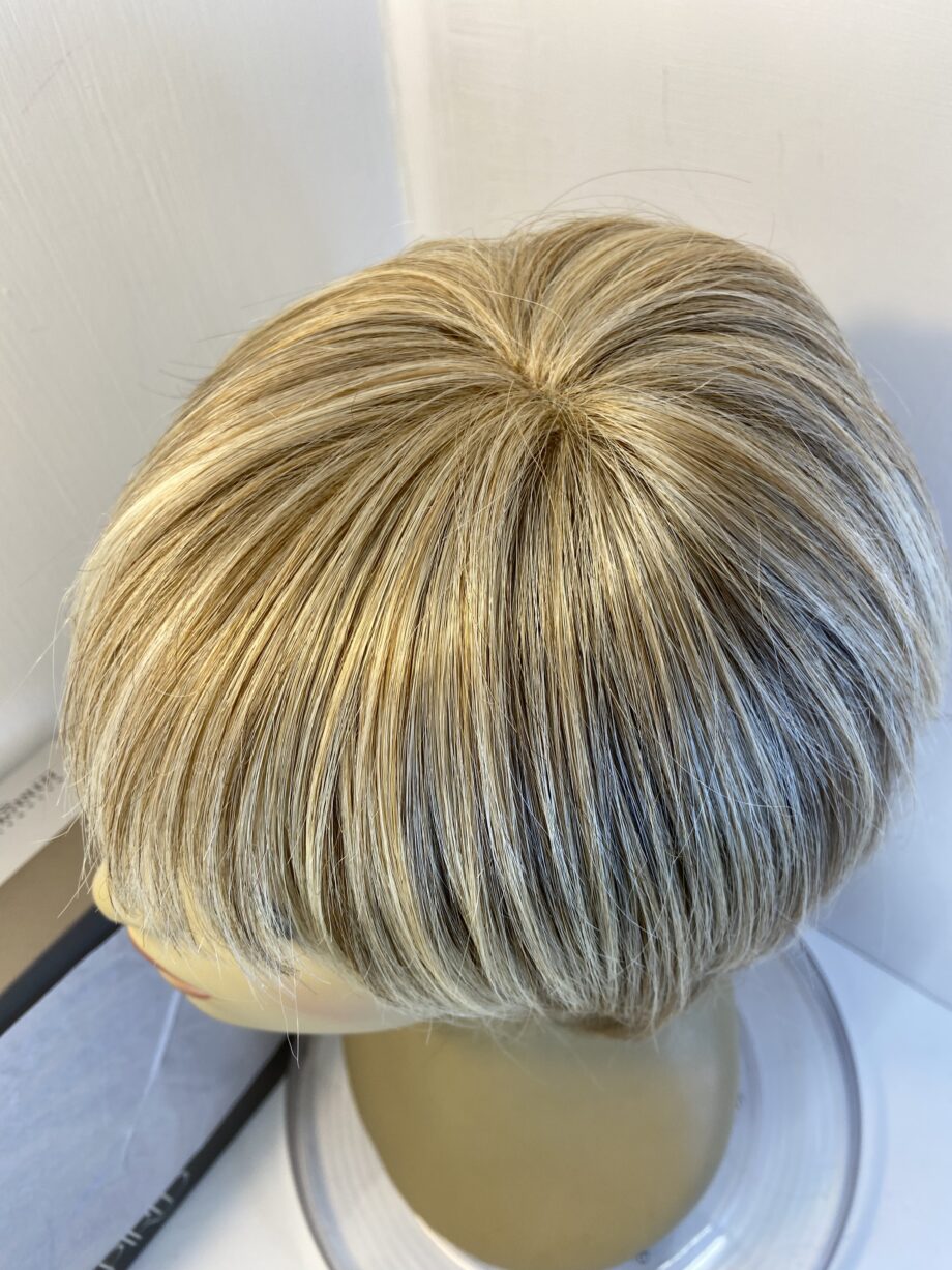 Natural image praline mist wig. Bblms426